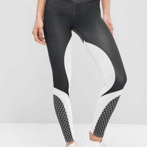 NEW Black and white honeycomb leggings